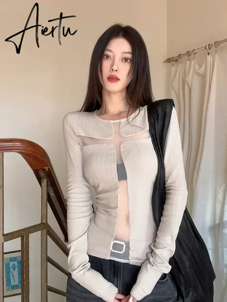 Aiertu Y2k Aesthetic Sexy Fashion Gothic T-shirts Women Chic Hollow Out Elegant Slim Tees Female Korean Casual Harajuku Tops 2024 New Aiertu